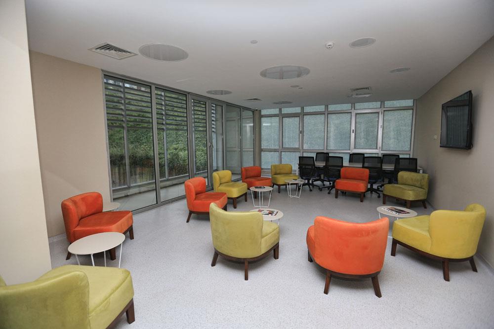 Patient Lobby - مستشفى مودست