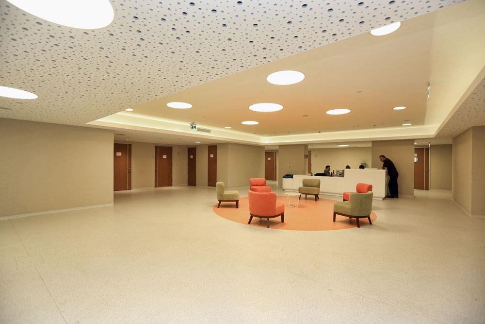 Patient Lobby - مستشفى مودست