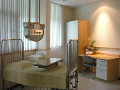 Patient Room - Mission Hospital - مستشفى الإرسالية